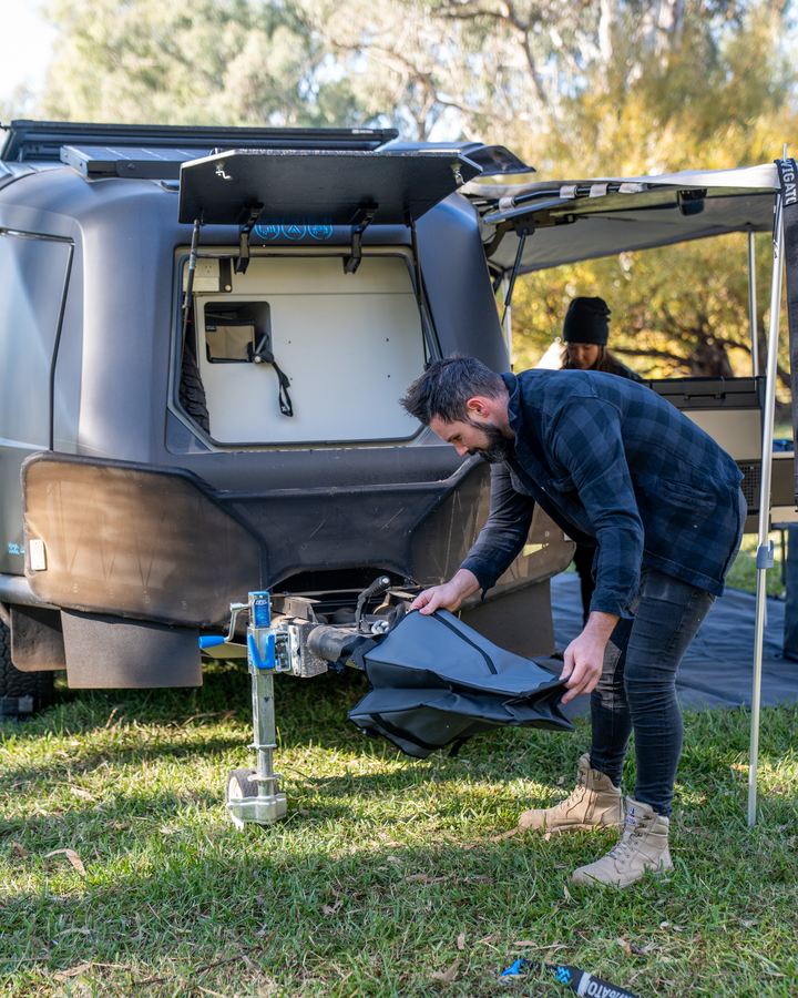 TOW HITCH BUDDY - DELUXE